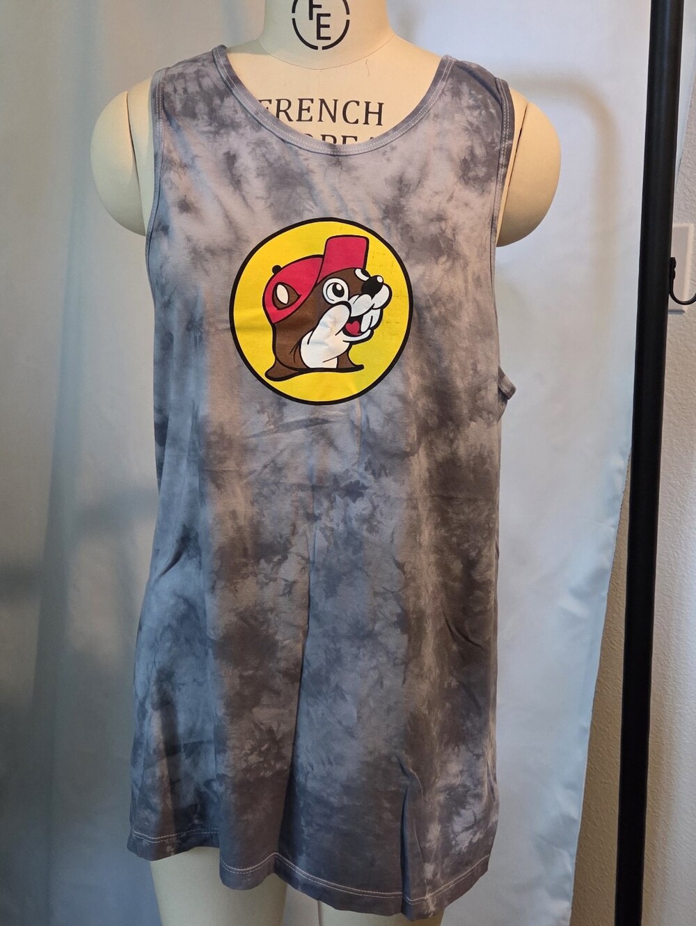grey Buc-ee's tie-dye tank top features the iconic beaver logo on the chest